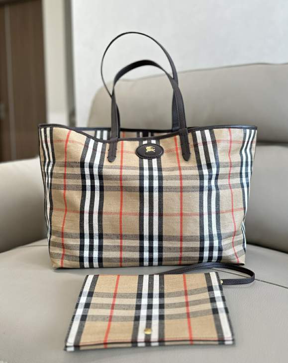 Picture of Burberry Handbags _SKUfw208745729fw